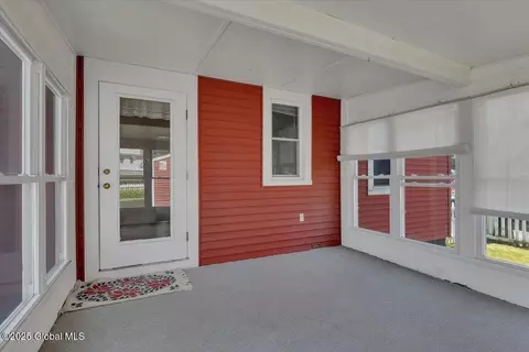 327 Sullivan Rd, Schenectady, NY 12304 photo 14