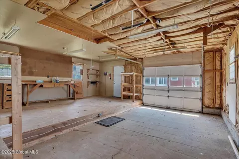 327 Sullivan Rd, Schenectady, NY 12304 photo 32