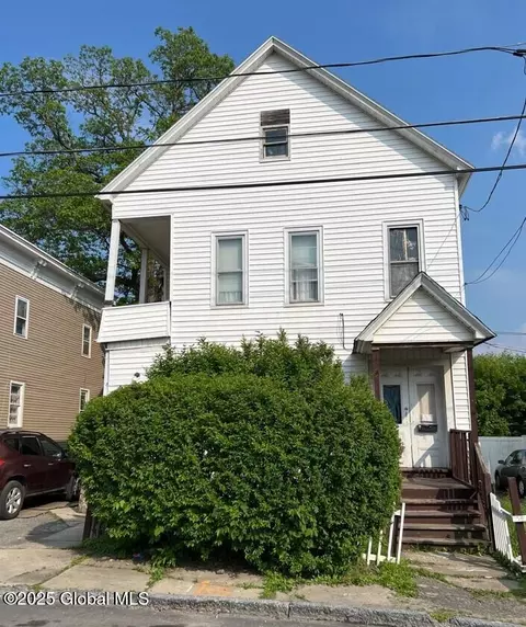 6 Vrooman Ave # -8, Amsterdam, NY 12010