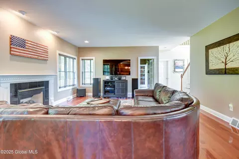 Living - 33 Joyous Ln, Glenville, NY 12302 photo 3 of 6