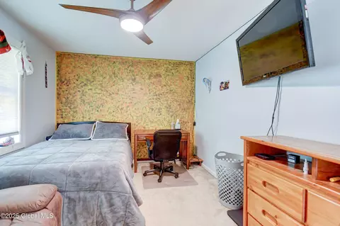 Bedroom - 33 Joyous Ln, Glenville, NY 12302 photo 12 of 15