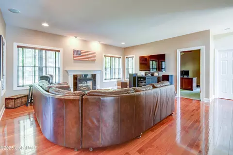 Living - 33 Joyous Ln, Glenville, NY 12302 photo 4 of 6