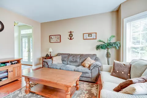 Living - 33 Joyous Ln, Glenville, NY 12302 photo 6 of 6