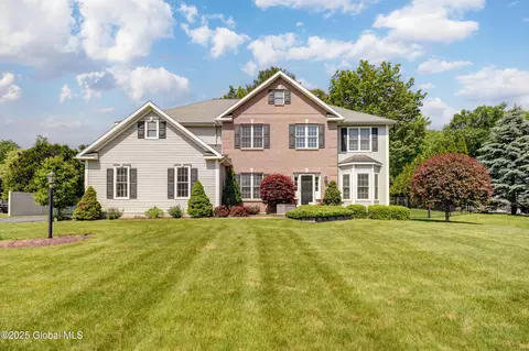33 Joyous Ln, Glenville, NY 12302