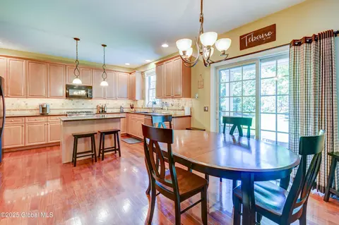 Dining - 33 Joyous Ln, Glenville, NY 12302 photo 2 of 7