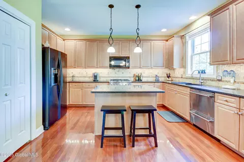 Kitchen - 33 Joyous Ln, Glenville, NY 12302 photo 5 of 5