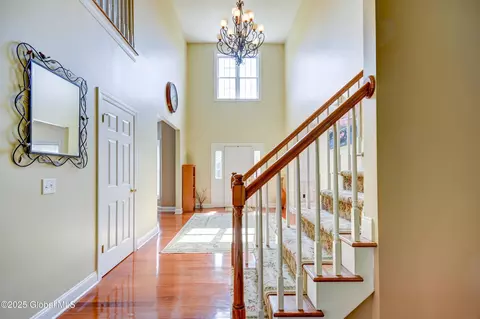 Entry Way - 33 Joyous Ln, Glenville, NY 12302 photo 5 of 10