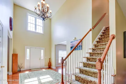 Entry Way - 33 Joyous Ln, Glenville, NY 12302 photo 1 of 10