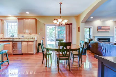 Dining - 33 Joyous Ln, Glenville, NY 12302 photo 3 of 7
