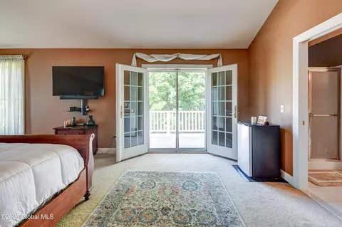 Bedroom - 33 Joyous Ln, Glenville, NY 12302 photo 4 of 15