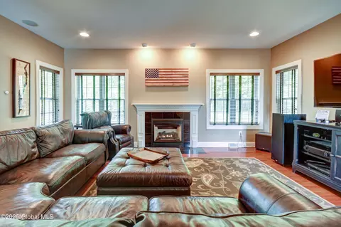 Living - 33 Joyous Ln, Glenville, NY 12302 photo 2 of 6