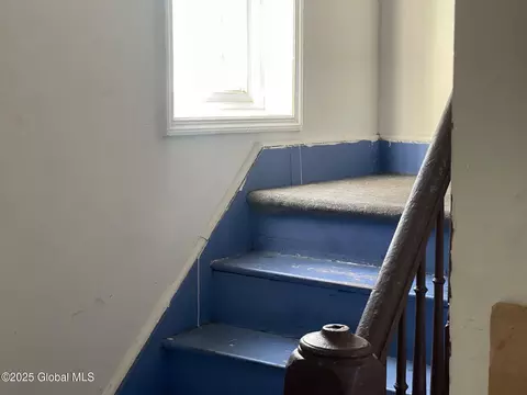 Entry Way - 869 Strong St, Schenectady, NY 12307 photo 2 of 8