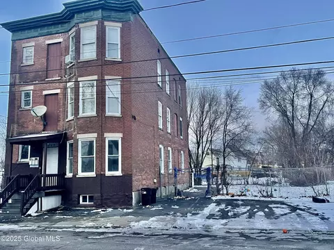 869 Strong St, Schenectady, NY 12307