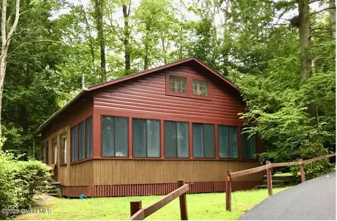33 Sunrise Shores Loop, Bolton, NY 12814