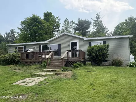 278 Lakeview Ave, Port Henry, NY 12974