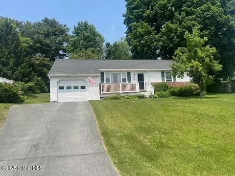 3 Colonial Ct, Queensbury, NY 12804