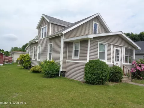 2893 Plunkett Ave, Schenectady, NY 12306