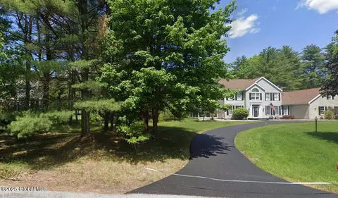 20 Summerfield Ln, Saratoga Springs, NY 12866
