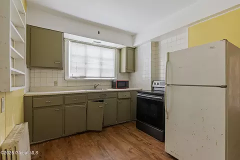 Kitchen - 740 Eastern Ave, Schenectady, NY 12308 photo 1 of 1