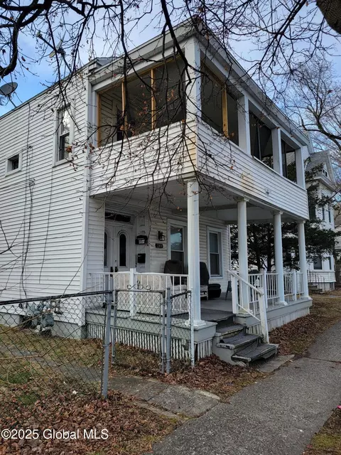 289 5th Ave, Troy, NY 12182