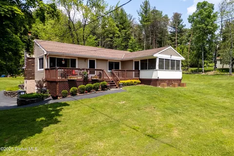 762 Mackey Rd, East Durham, NY 12423