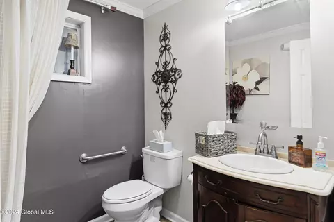 619 Union St, Schenectady, NY 12305 photo 12