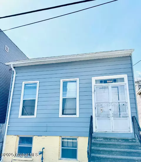 502 1st St, Albany, NY 12206