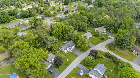 13 Heresford Ln, Queensbury, NY 12804