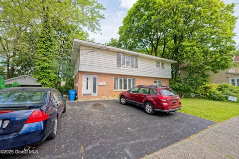 90 Winnie St, Albany, NY 12208