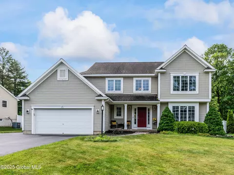 3 Preston Ct, Gansevoort, NY 12831