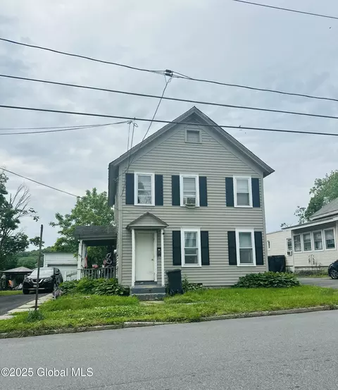 95 Mccrea St, Fort Edward, NY 12828