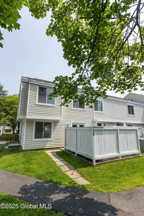 801 Fairfield Ct, East Greenbush, NY 12061