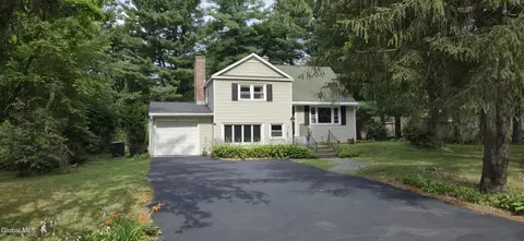 7 Patten Dr, Albany, NY 12211