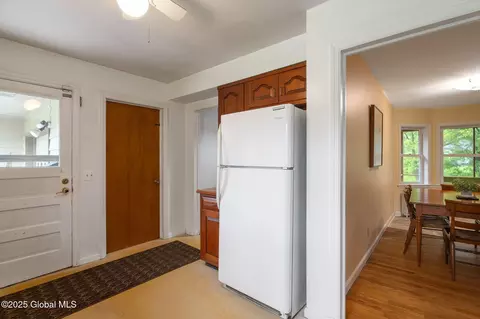 27 Groesbeck Pl, Delmar, NY 12054 photo 7