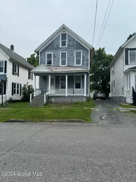 112 Mason St, Johnstown, NY 12095
