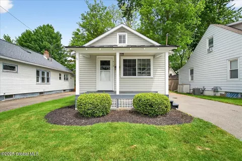 410 Sanders Ave, Schenectady, NY 12302