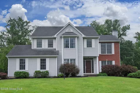424 Pinkster Ln, Slingerlands, NY 12159
