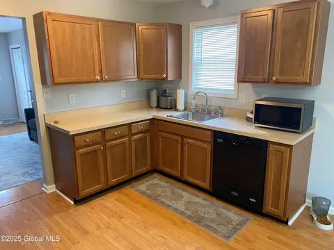 485 Chadwick Rd, Schenectady, NY 12304 photo 6