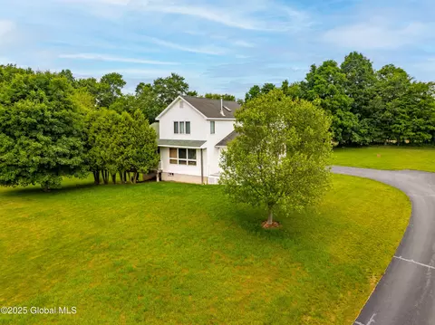 337 Weatherwax Rd, Averill Park, NY 12018