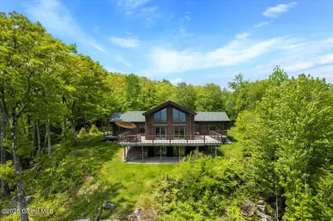 84 Twin Boulder Dr, Diamond Point, NY 12824