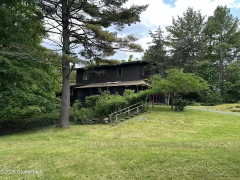 1037 Ledge Hill Rd, Westport, NY 12993