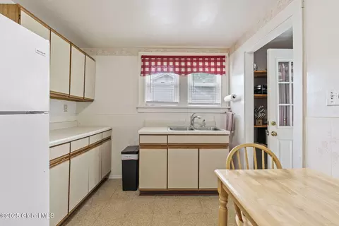 210 E Campbell Rd, Schenectady, NY 12303 photo 21