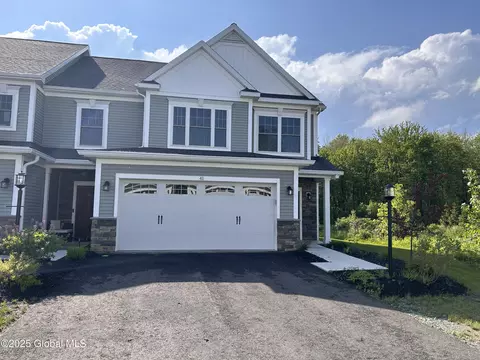 41 Hillard Ln, Latham, NY 12110