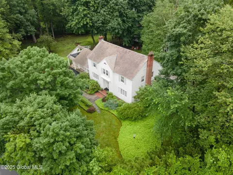 20 Darroch Rd, Delmar, NY 12054
