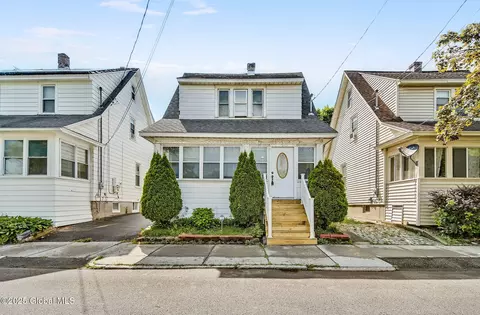 30 Regent St, Albany, NY 12202