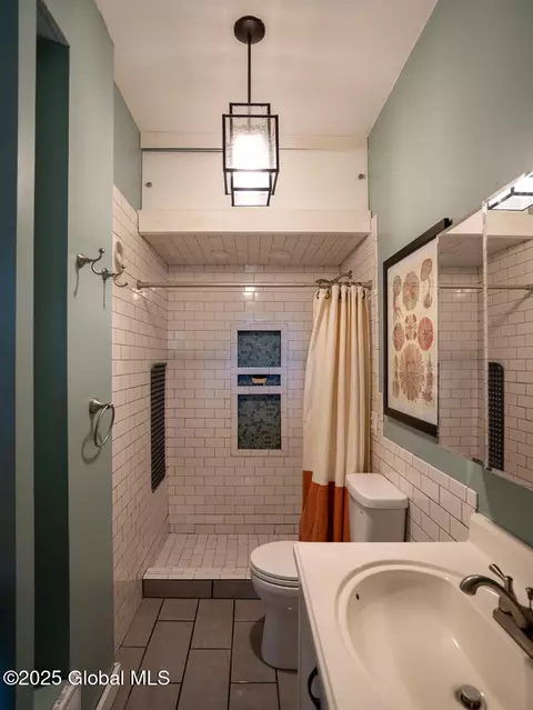 409 3rd St, Troy, NY 12180 photo 16