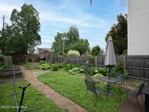 409 3rd St, Troy, NY 12180 photo 34