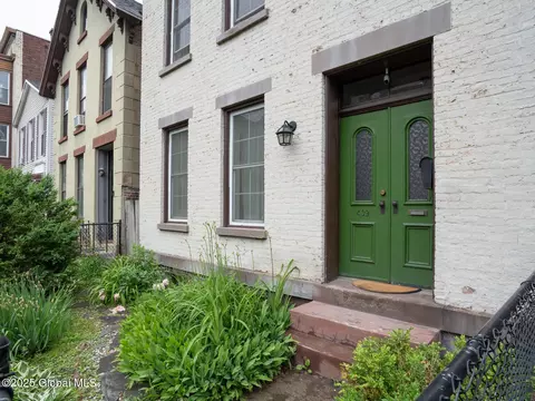 409 3rd St, Troy, NY 12180 photo 3