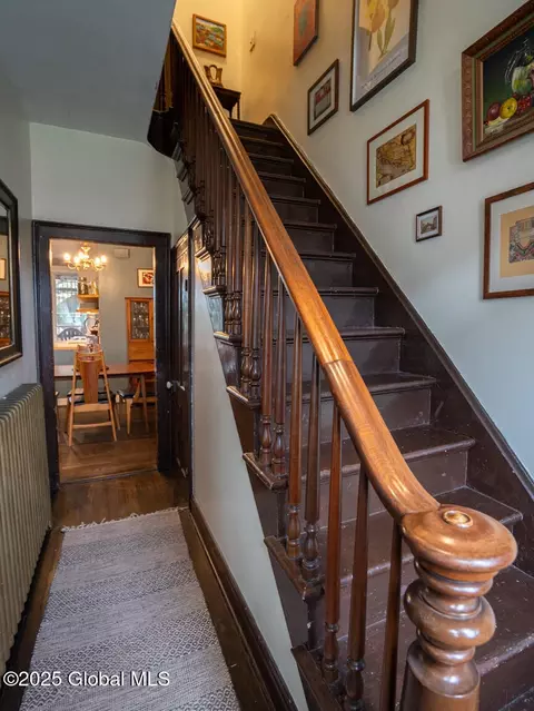 409 3rd St, Troy, NY 12180 photo 4