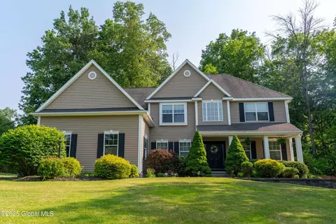 76 Hoffman Ct, Ballston Spa, NY 12020